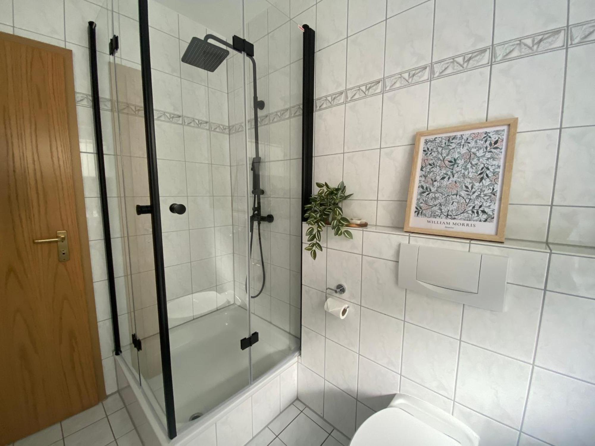 Moderne Wohnung Mit Terrasse & Parkplatz; Naehe Bwzk & Amazon Кобленц Екстер'єр фото